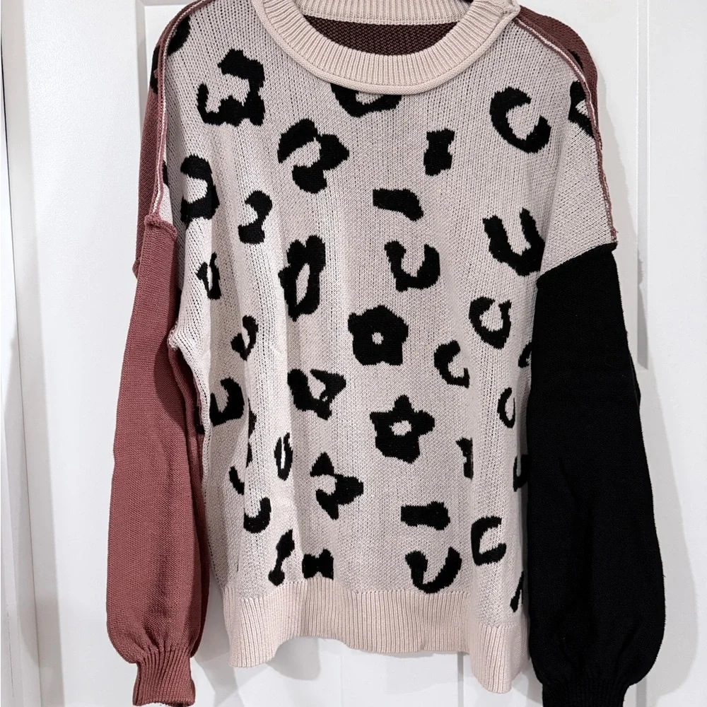 Leopard Print Colorblock Sweater - Picture 2 of 2